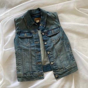 Women’s Levi’s Denim Vest